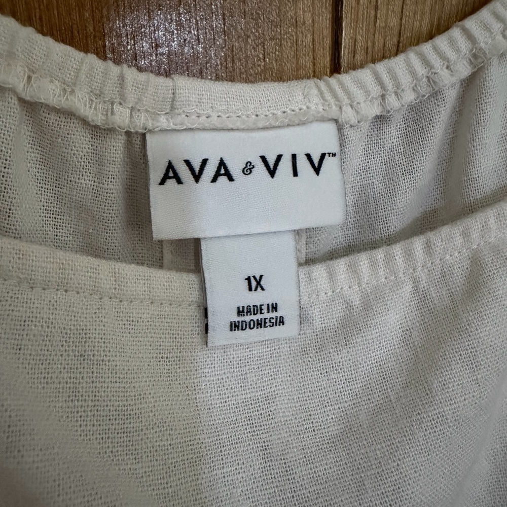 AVA & VIV Linen Blend Tank Top 1X Ivory Button Back - Picture 2 of 12